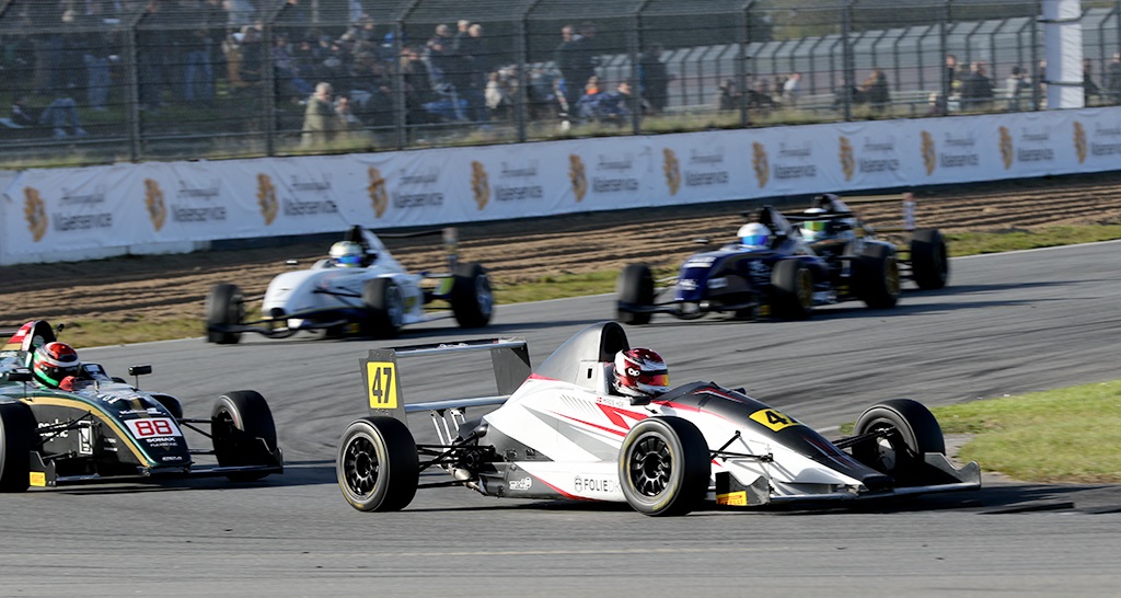 Mads Hoe i Mygale sj03
(Foto: Motorsporten.dk)